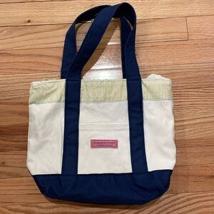 Very well loved Vineyard Vines medium tote